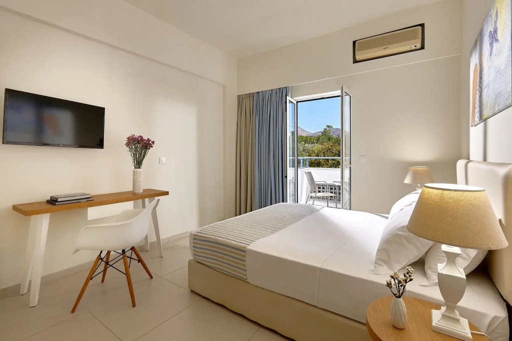 Vasia Ormos Hotel