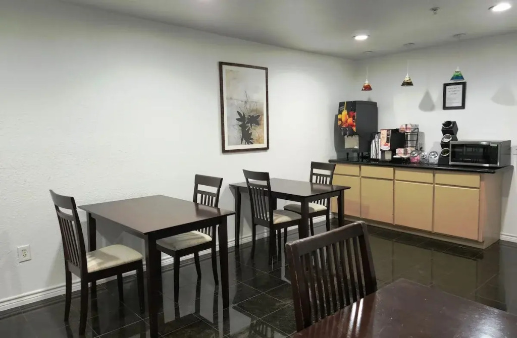 Express Inn Tomball