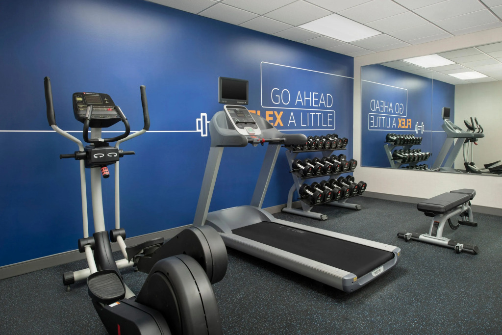Holiday Inn Express & Suites Knoxville-Clinton by IHG