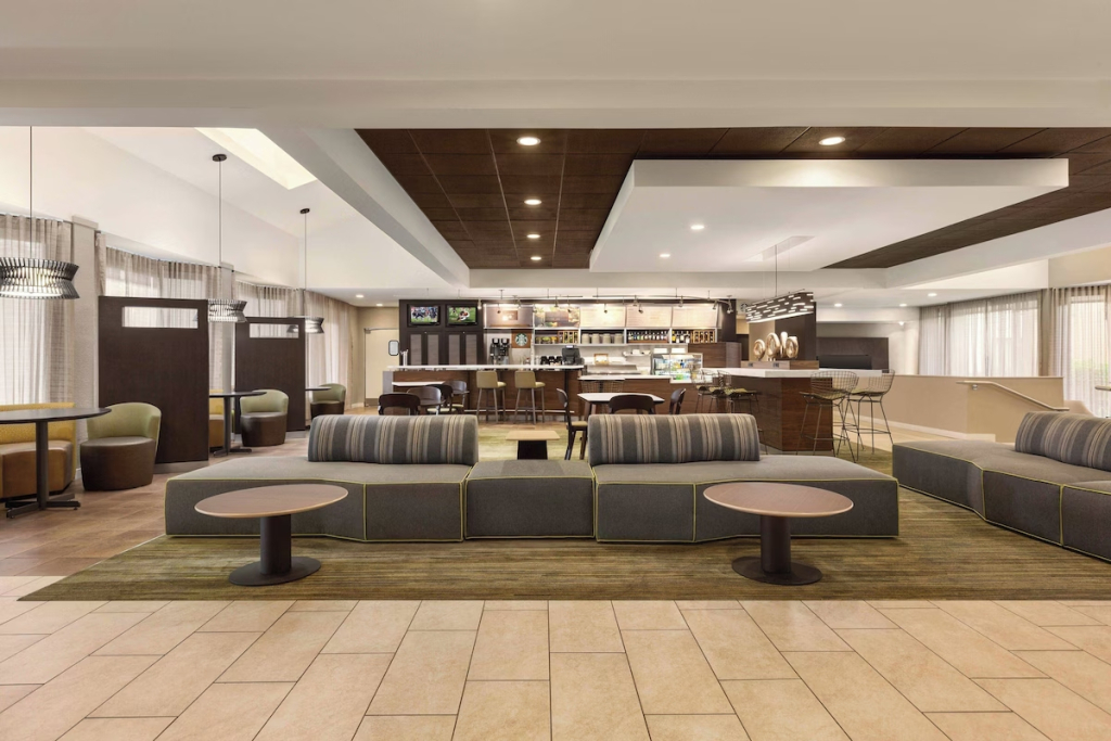 Отель Courtyard by Marriott Fort Myers Cape Coral