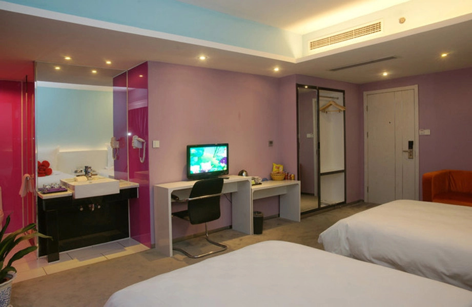 Pinke Business Hotel
