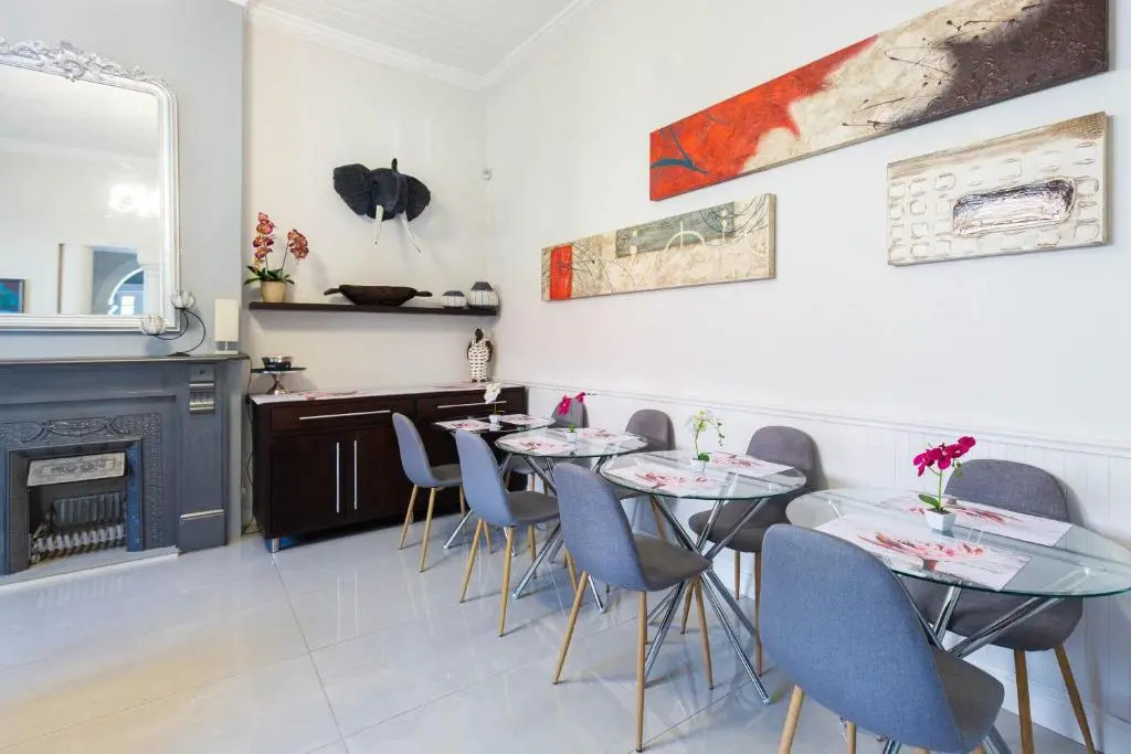 4 on Varneys Guest House