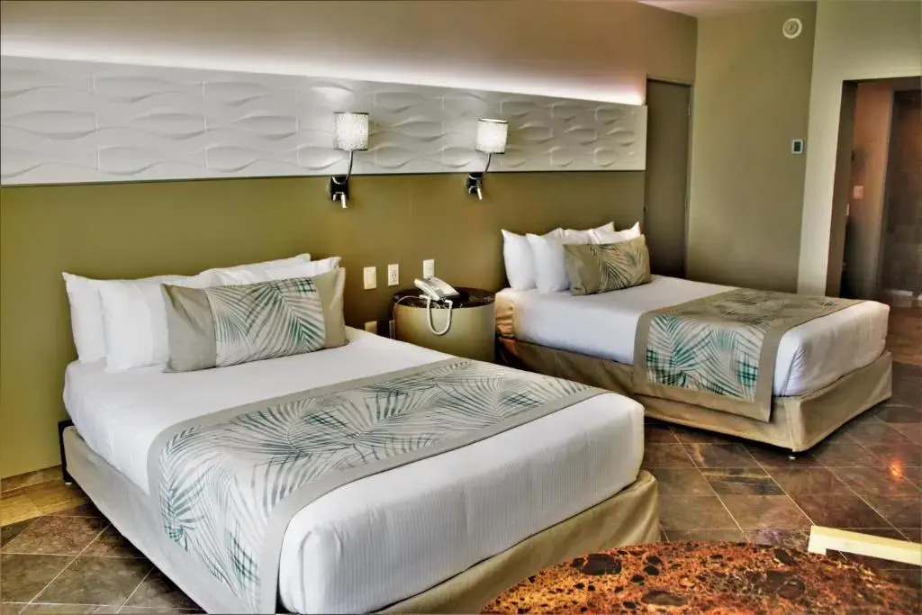 Двухместный номер Superior oceanfront (2 отдельные кровати) в Krystal Grand Cancun