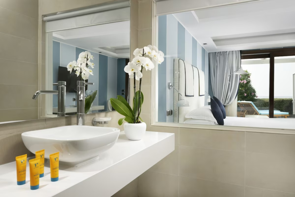 Курортный отель La Plage Resort