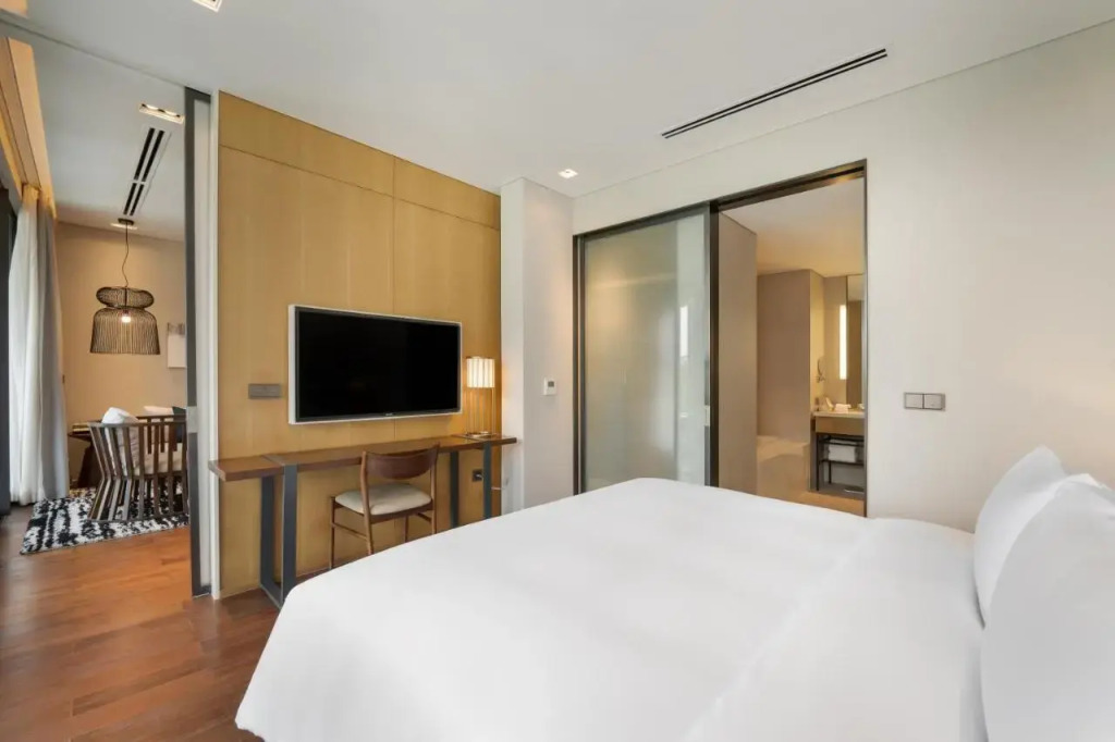 Shilla Monogram Danang