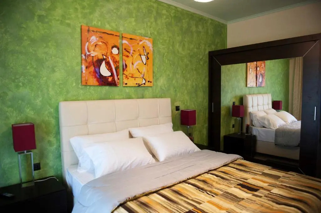 Serenita Apartments