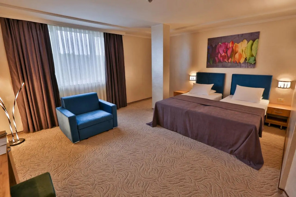 Terra Europe Brontes Hotel