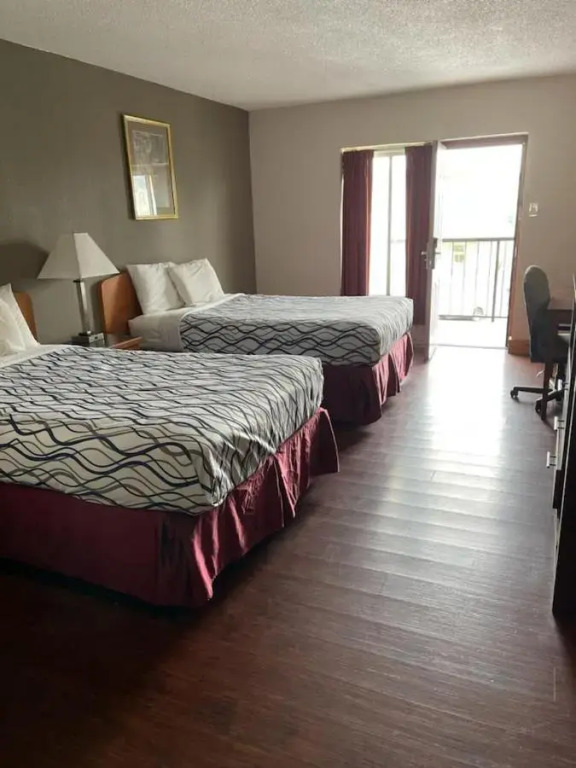 Bear Mount Inn & Suites
