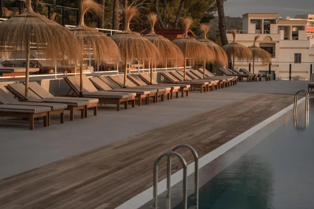 Отель Caramelo Calvia Beach