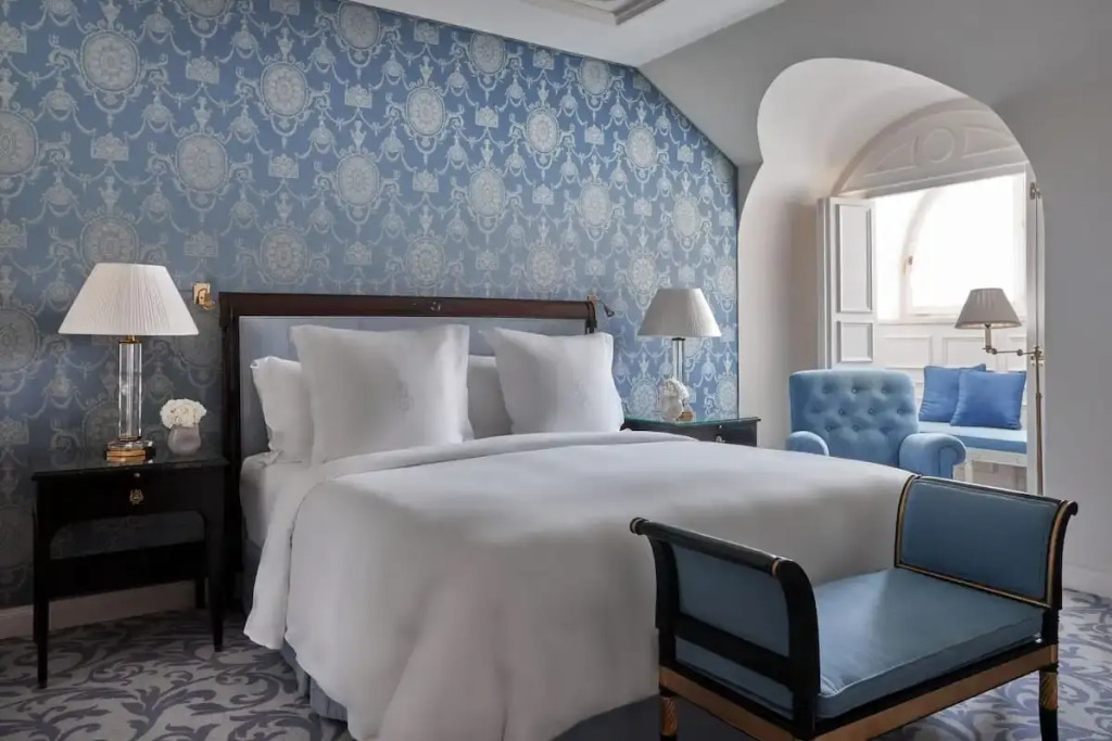 Отель Four Seasons Prague