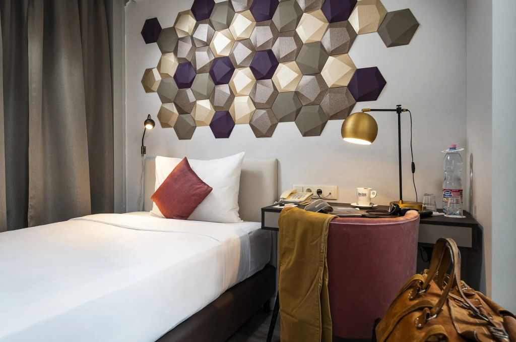 Three Corners Hotel Art