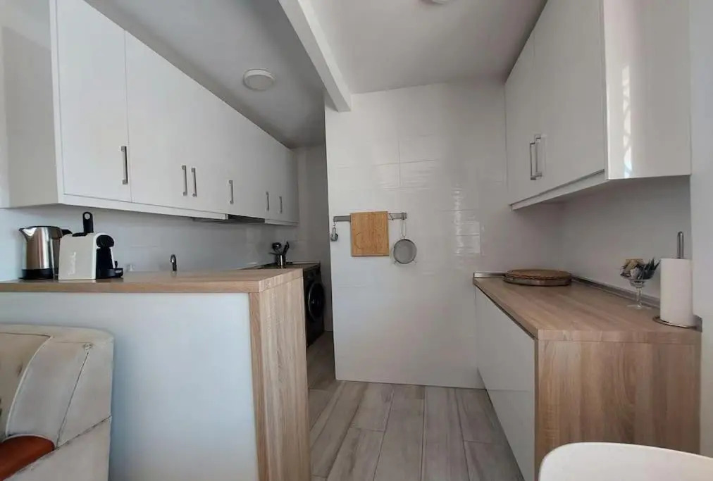 Sun-Ray Apartment