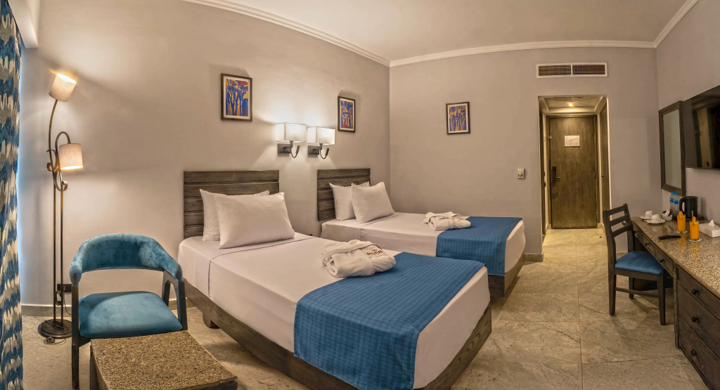 Invidia Coral Beach Tiran