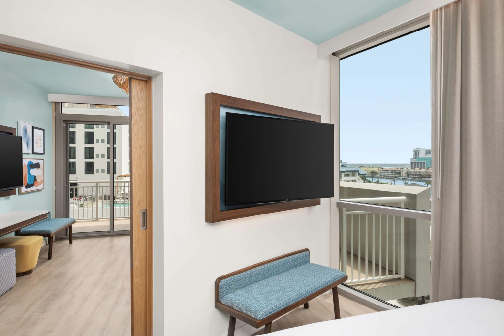 The Hiatus Clearwater Beach, Curio Collection By Hilton
