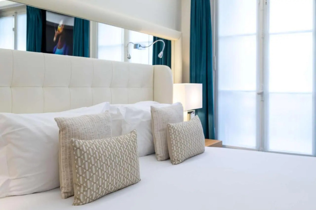 Hotel Camille Paris Tapestry Collection by Hilton
