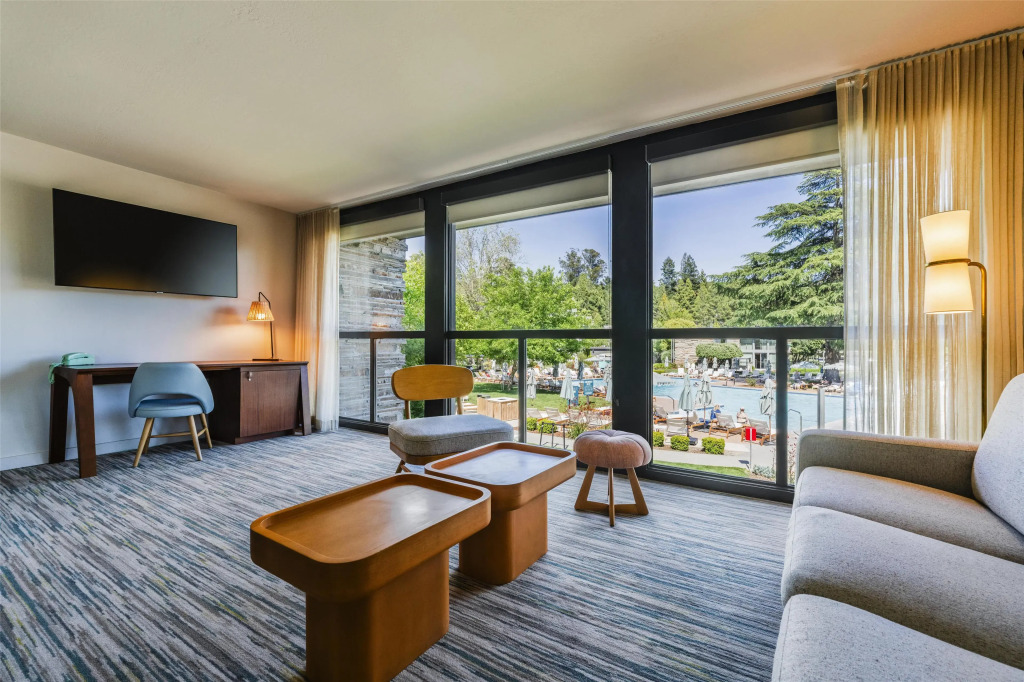 Flamingo Resort & Spa Santa Rosa Sonoma, Tapestry by Hilton