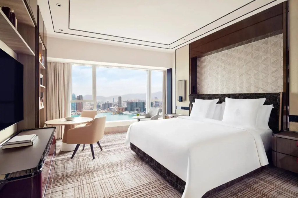 Four Seasons Hotel Hong Kong