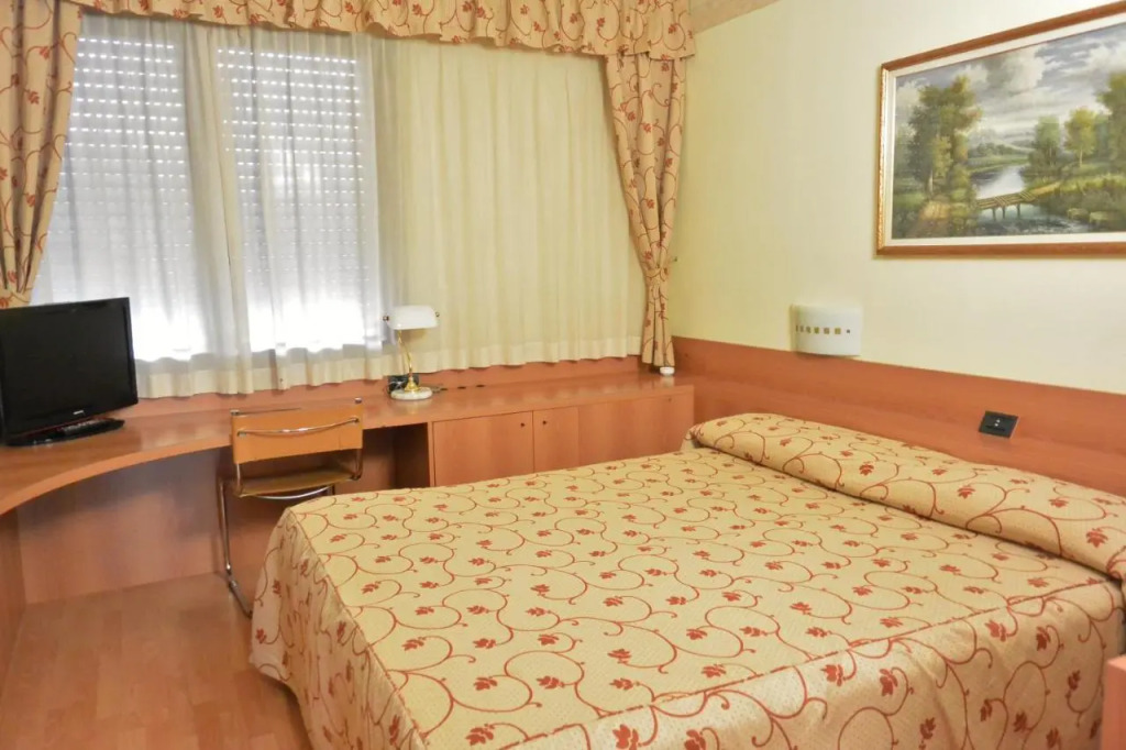 Melas Hotel
