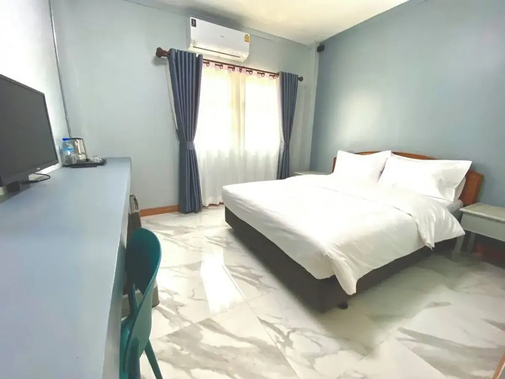 Chainatgrand Hotel
