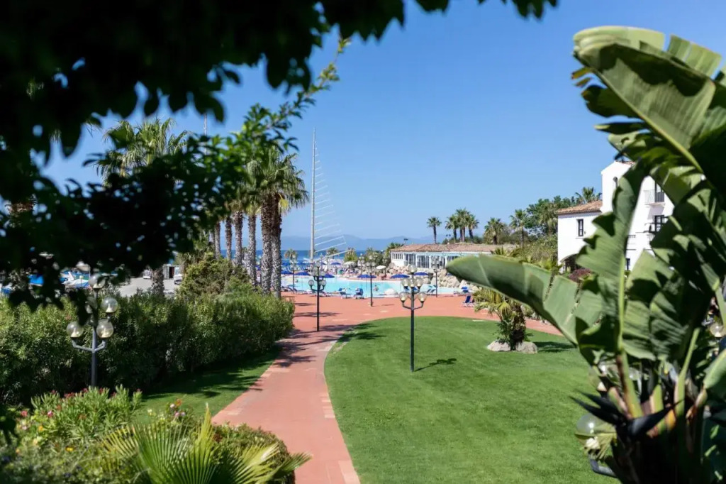 Phi Hotel Sighientu