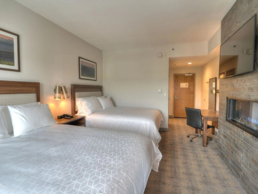 Holiday Inn & Suites Pigeon Forge Convention Center by IHG