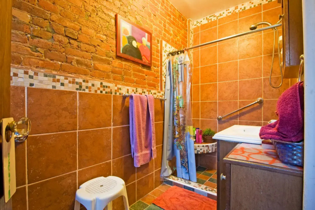 CommunityBeGood GuestHouse Helps Haiti