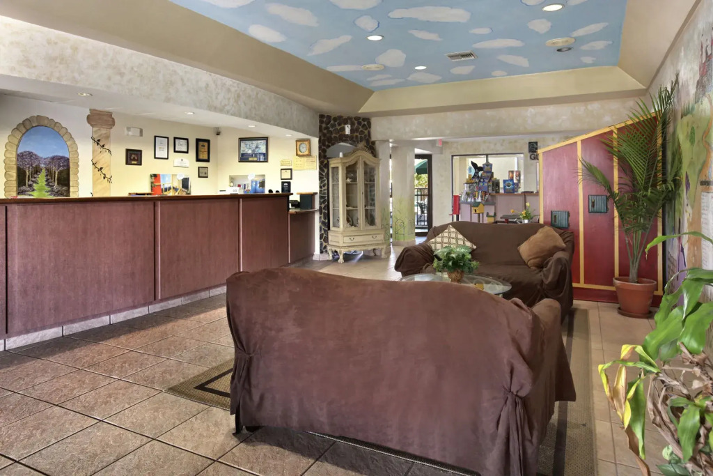 Howard Johnson Enchanted Land