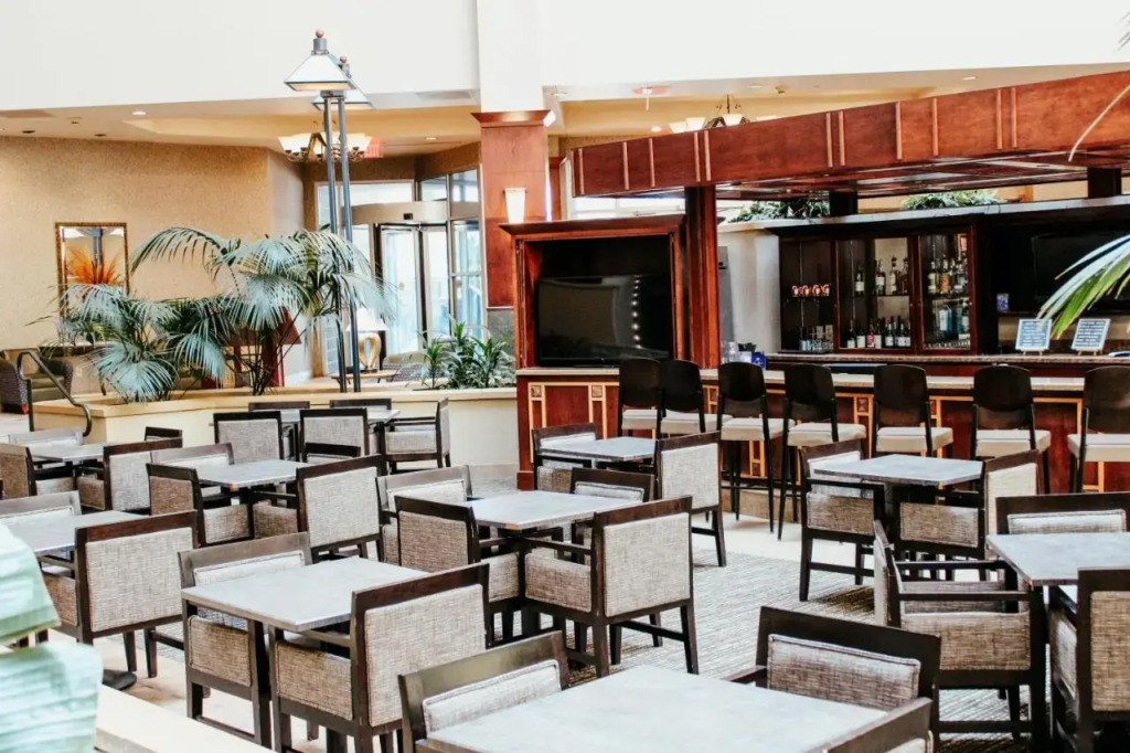 Hotel Topeka at City Center