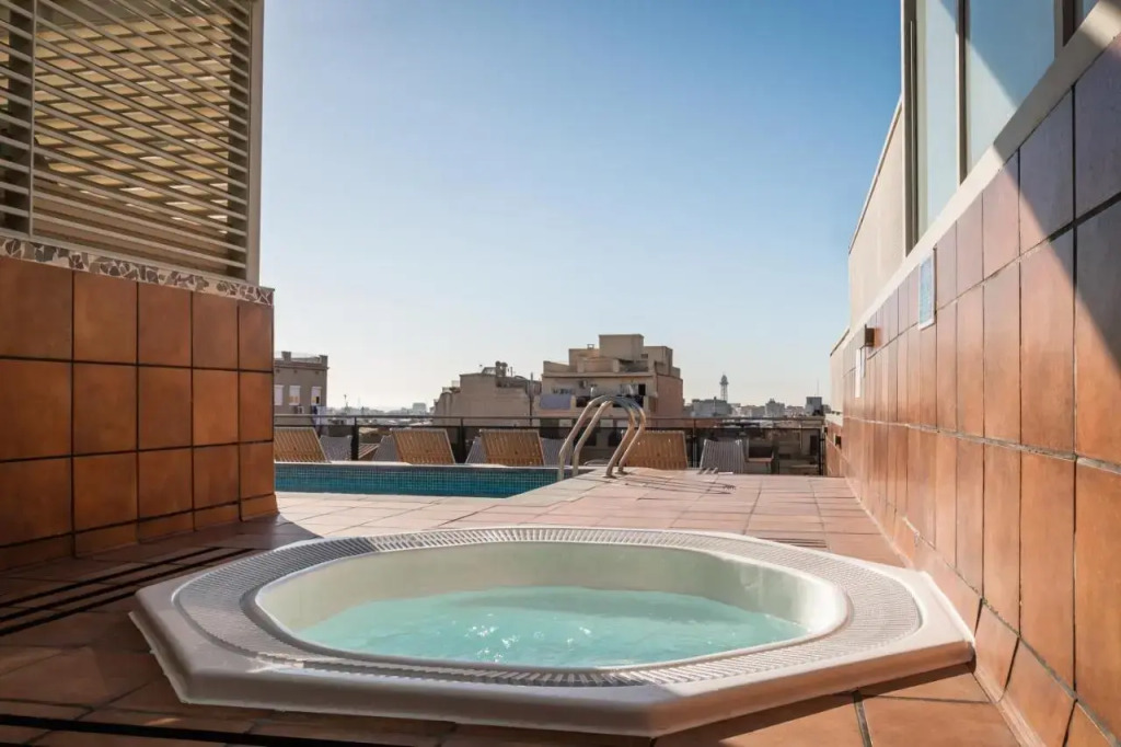 Отель Petit Palace Eixample