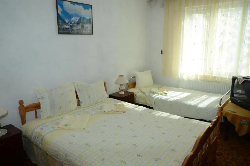 Kristal Guest House