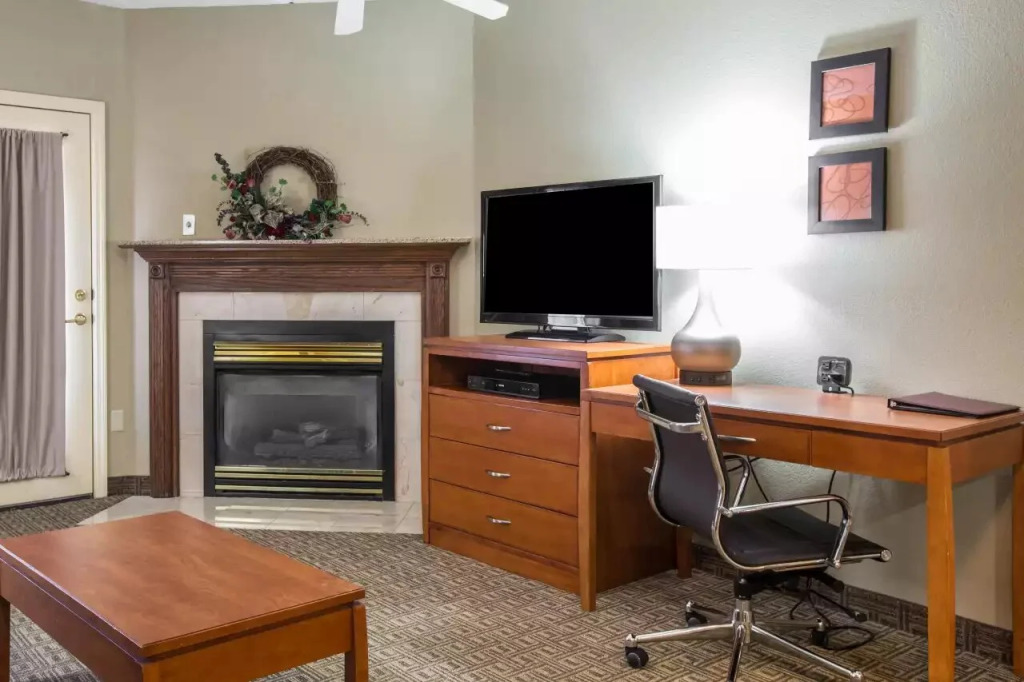 Vista Suites Near Island and Leconte Convention Center