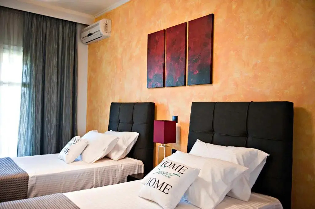 Serenita Apartments