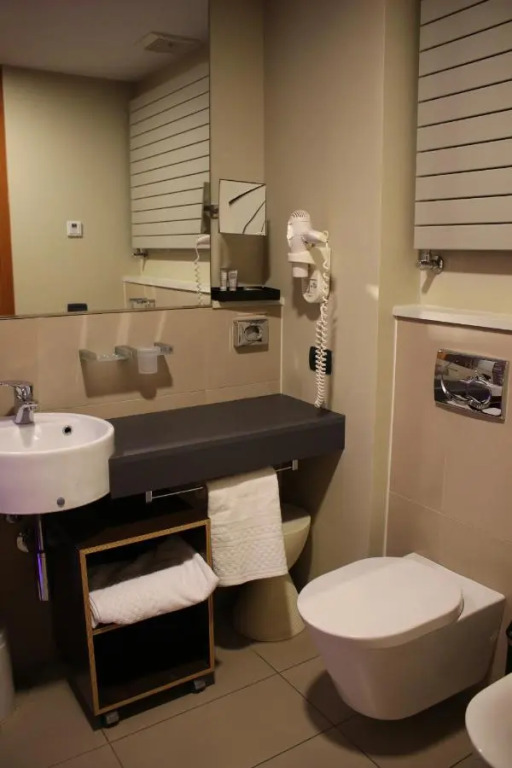 NEW IPOINT HOTEL