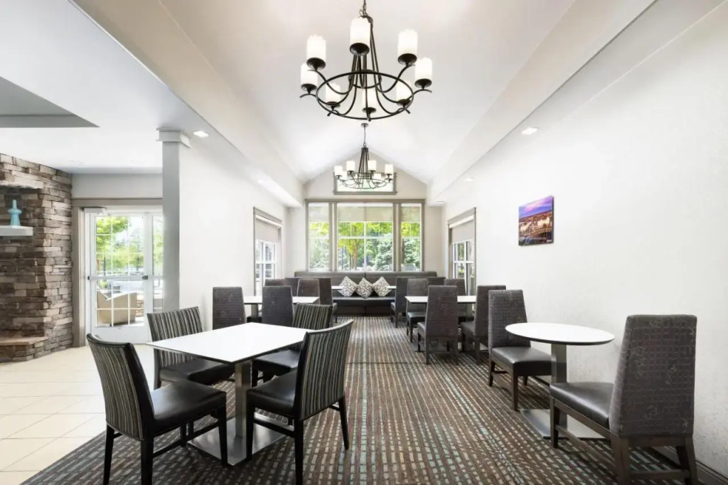 Residence Inn by Marriott Des Moines West at Jordan Creek Town Center