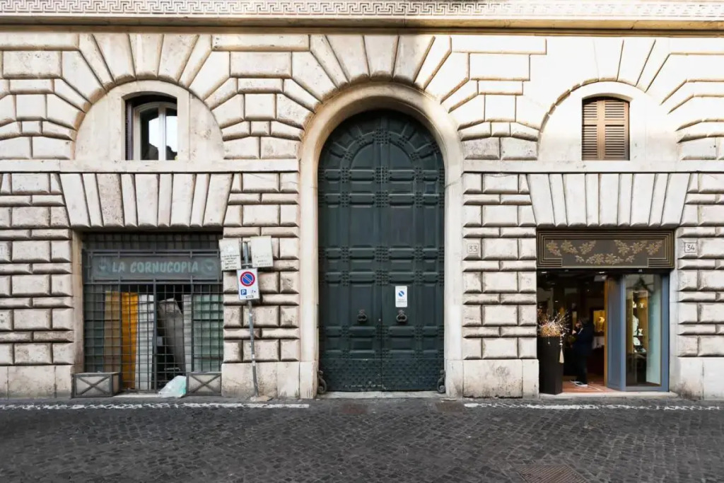 Pantheon Large Terrace Penthouse