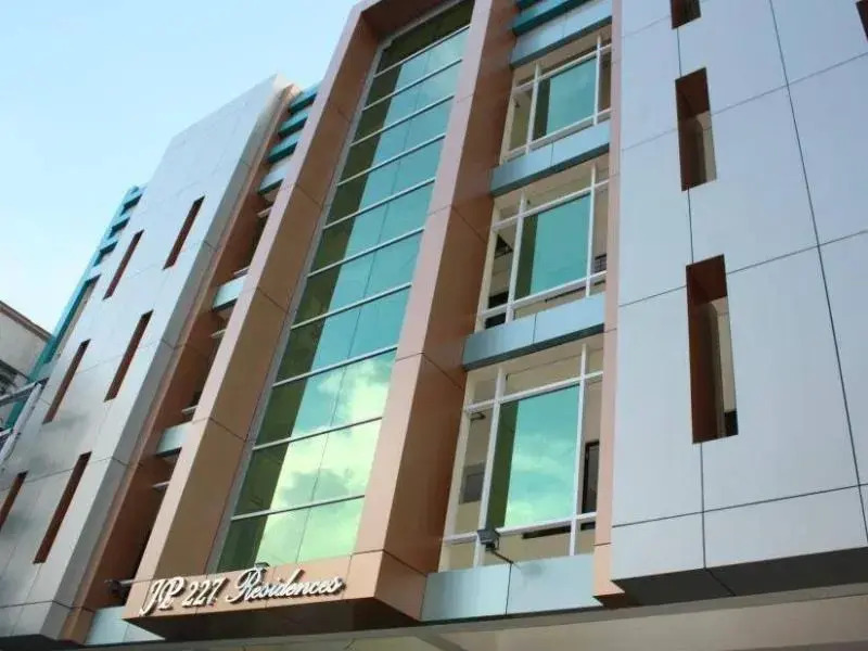 Hotel White Plazo