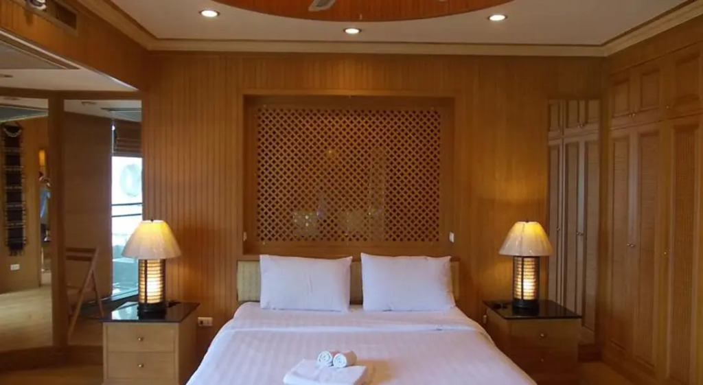 Vt1 Luxury Thai Style Service Apartment