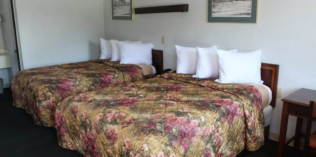 Landsford Inn