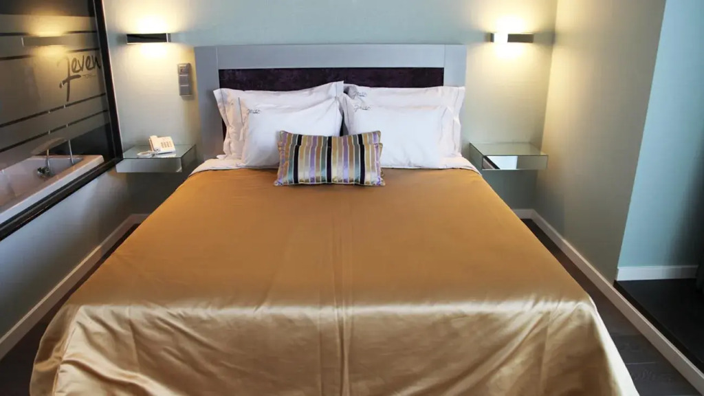 Motel Seven