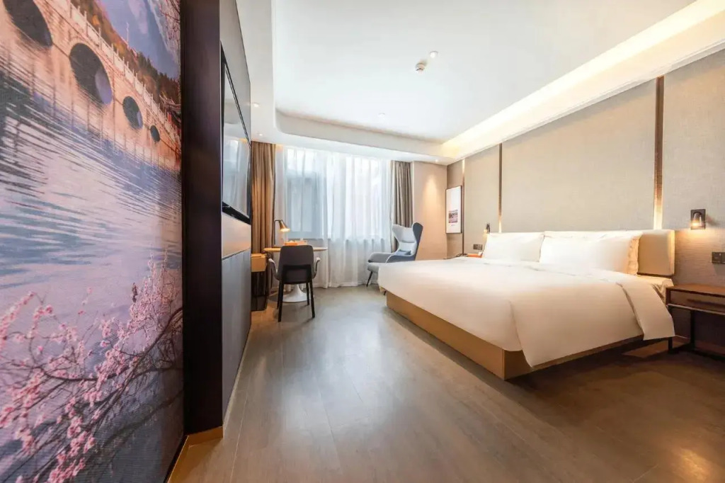 Kunming Green Lake Atour Hotel