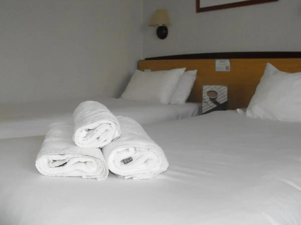 Отель Travelodge Liverpool Central Queens Dock and Arena