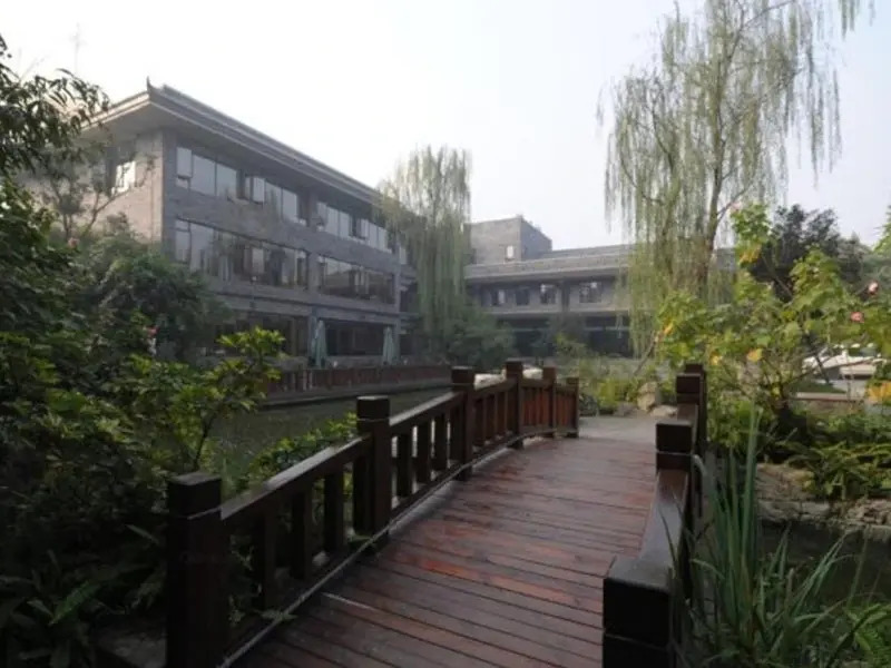 Caston Huanglong Hotel