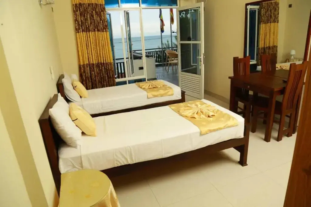 Queens Beach Hotel