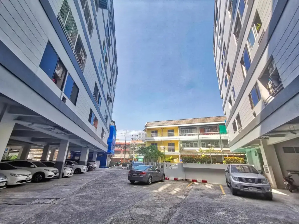 Hagone Condotel - Pool, Near Pattaya City & Steps to Weekend Market