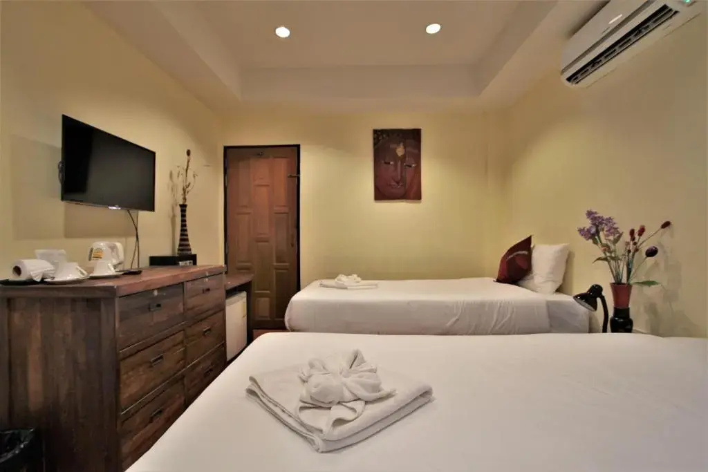 Karon Pool Hotel