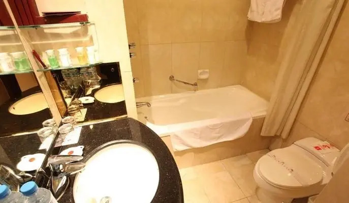 Lake View Garden Hotel