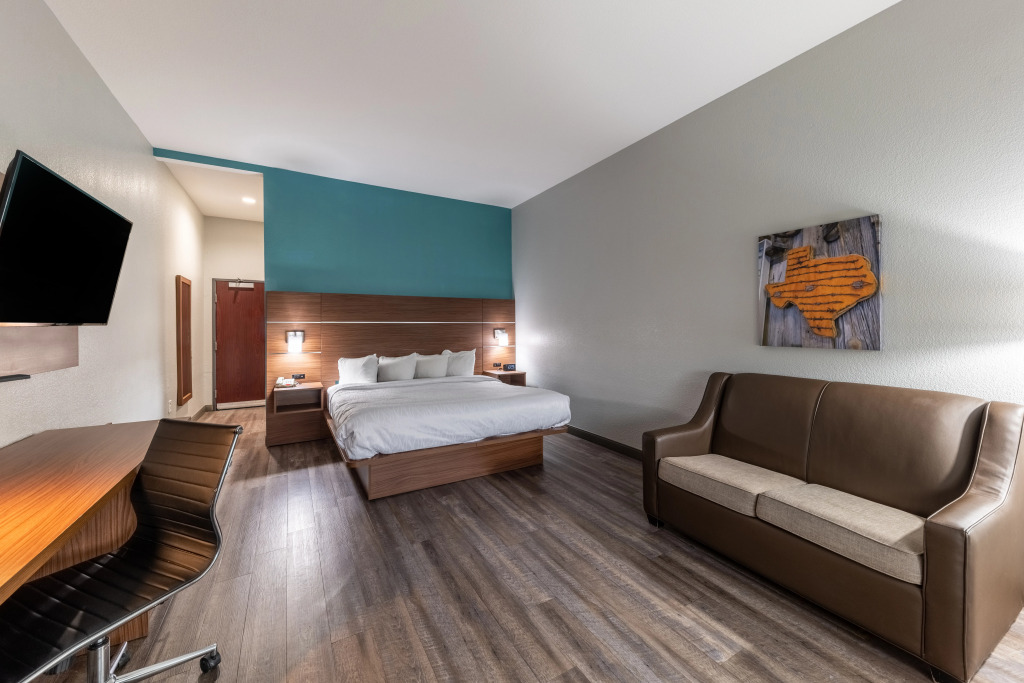 Best Western Plus Bowie Inn & Suites