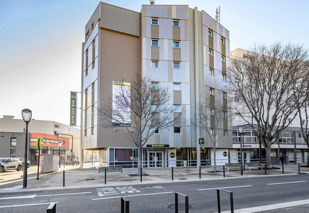 B&B HOTEL Nîmes Centre Arènes