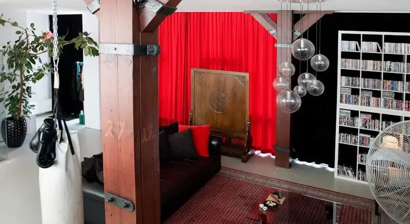 Rotterdam Inn
