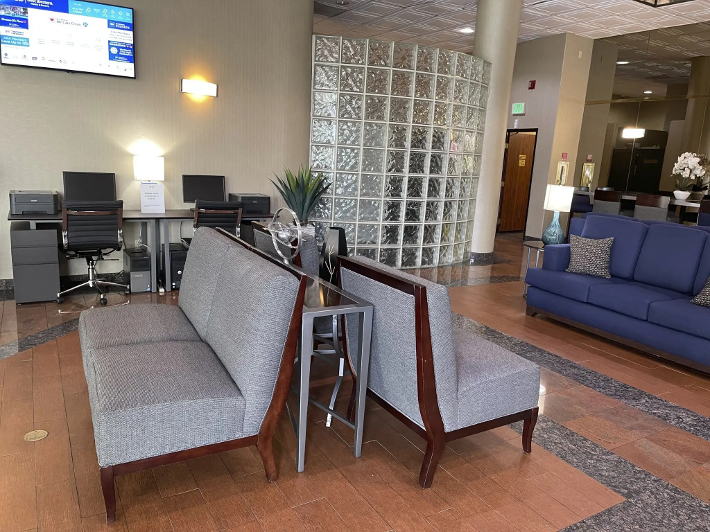 Best Western Plus Suites Hotel - LAX Airport LA Stadium